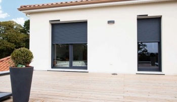 maison-volets-roulants-solaire
