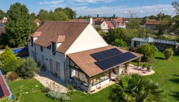 effy-maison-panneaux-solaires