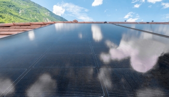 Panneaux solaires sur toiture avant leur recyclage